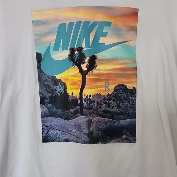 Nike Air graphic tshirt with desert tree logo - Picture 2 of 6